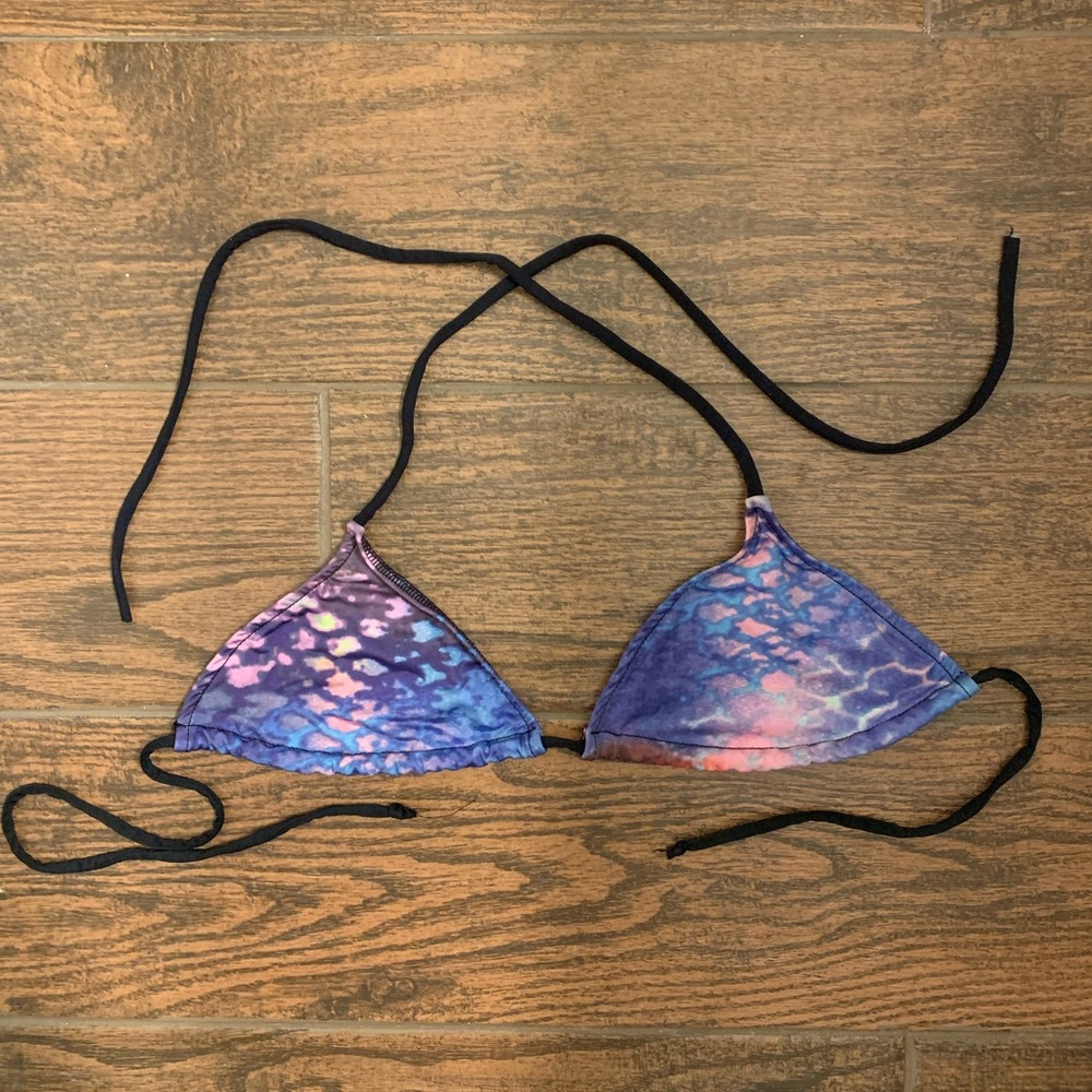 Teeki brand triangle bikini top